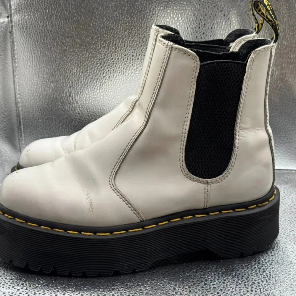 Size - 7 Dr. Martens 2976 Quad White Womens Pull‎ On Leather Chelsea Boots
